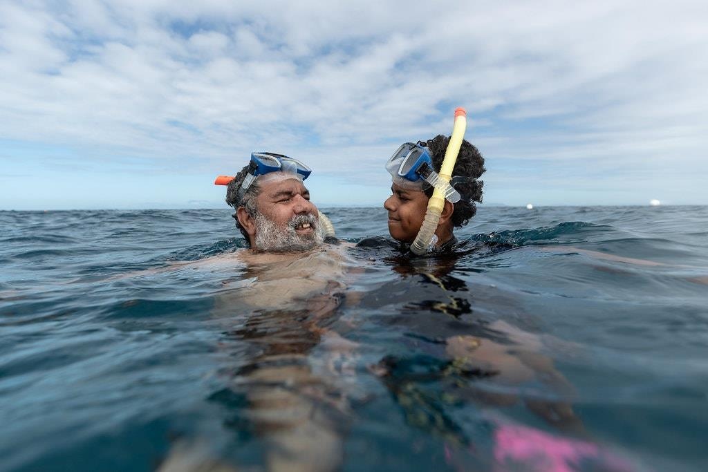 Mot nguoi dan ong tu tuyen bo quoc gia rieng ngoai khoi Australia hinh anh