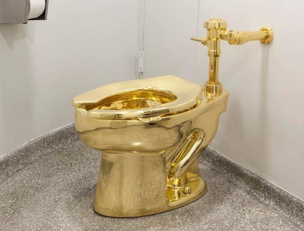 Be xi vang trong cung dien Anh bi danh cap hinh anh