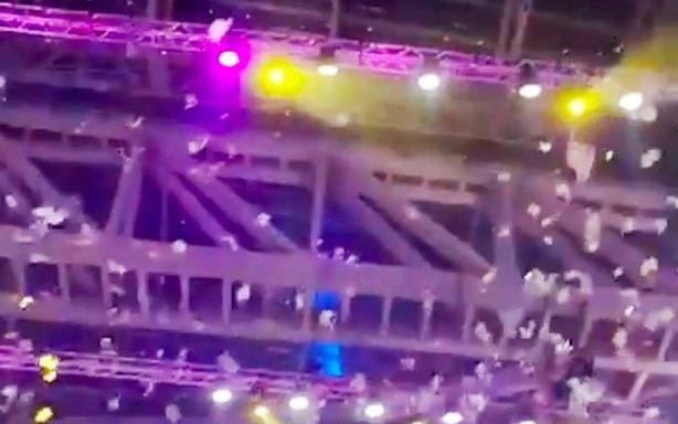 Ty phu Nga trut mua tien khien dam dong dua nhau nhat hinh anh