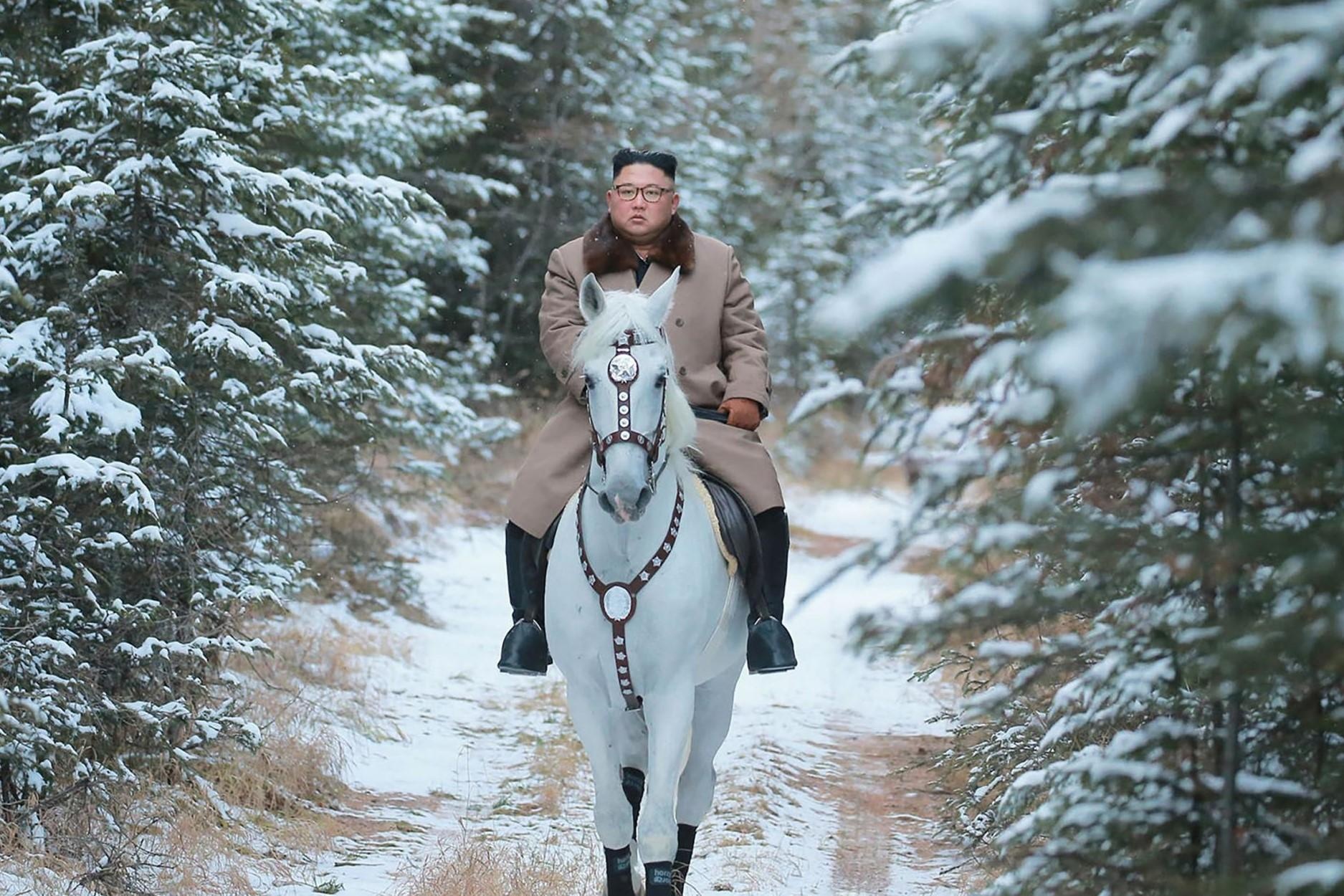 Ong Kim cuoi bach ma len nui thieng, ro len don doan ve quyet sach lon hinh anh