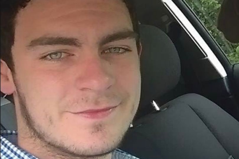 Tai xe 'bat tinh' khi phat hien 39 xac nguoi trong thung xe hinh anh