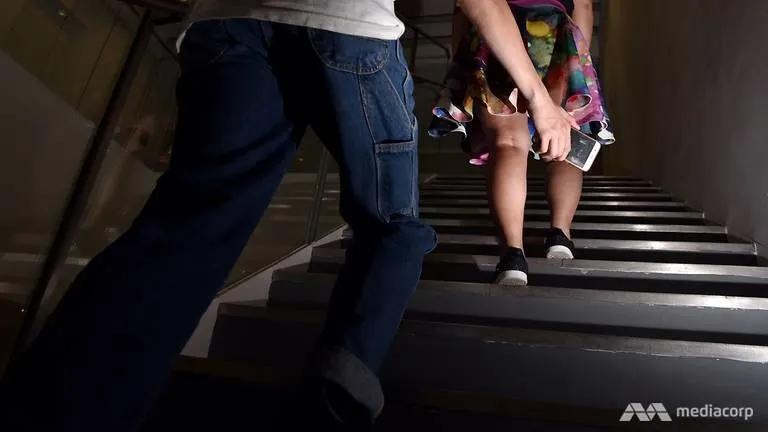 quay lén phụ nữ ảnh 1 quay len phu nu anh 1