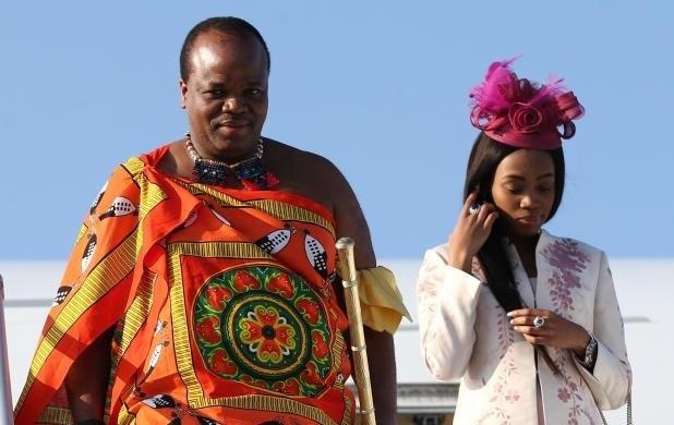 Vua Swaziland chi 16 trieu USD mua sieu xe cho 14 nguoi vo hinh anh