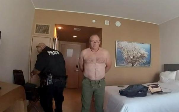 Phi cong My khoa than ben cua so khach san nhan boi thuong 300.000 USD hinh anh