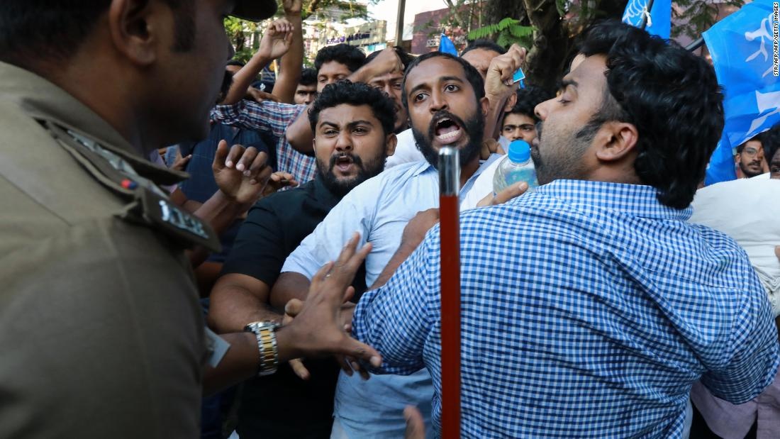 2.500 canh sat An Do chuan bi cho mua hanh huong o den thieng hinh anh