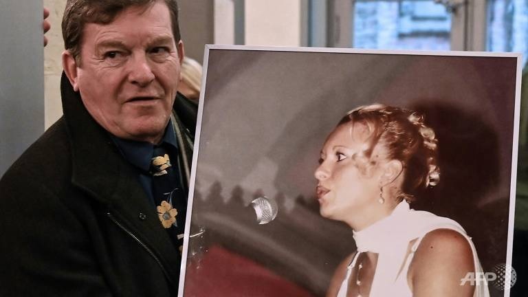 tự sát tại tòa ảnh 1 tu sat tai toa anh 1