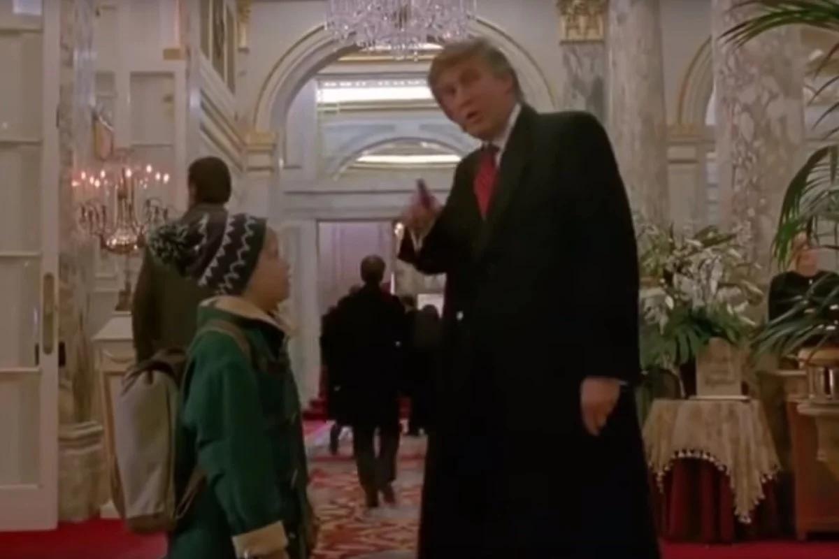 Canada cat canh co ong Trump khi chieu phim O nha mot minh phan 2 hinh anh