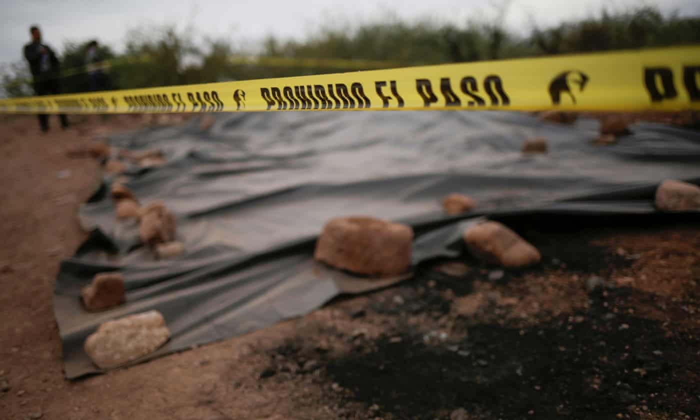 Canh sat truong o Mexico lien quan vu bang dang thanh trung nham hinh anh