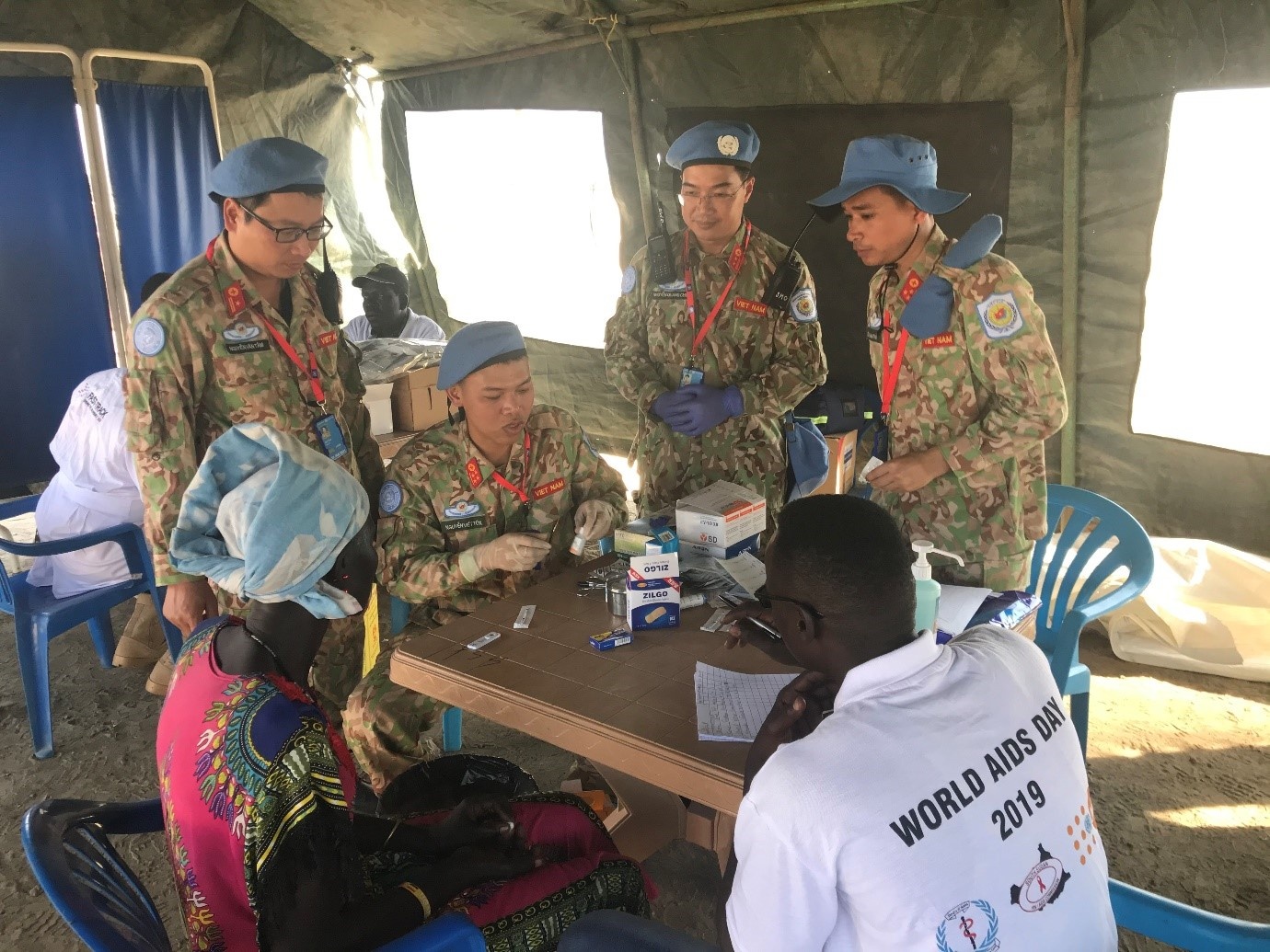 Benh vien da chien VN o Nam Sudan tu van ve HIV/AIDS cho nguoi dan hinh anh