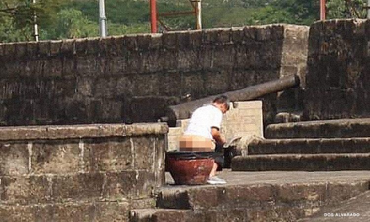 Philippines truy tim du khach trong buc anh gay soc hinh anh