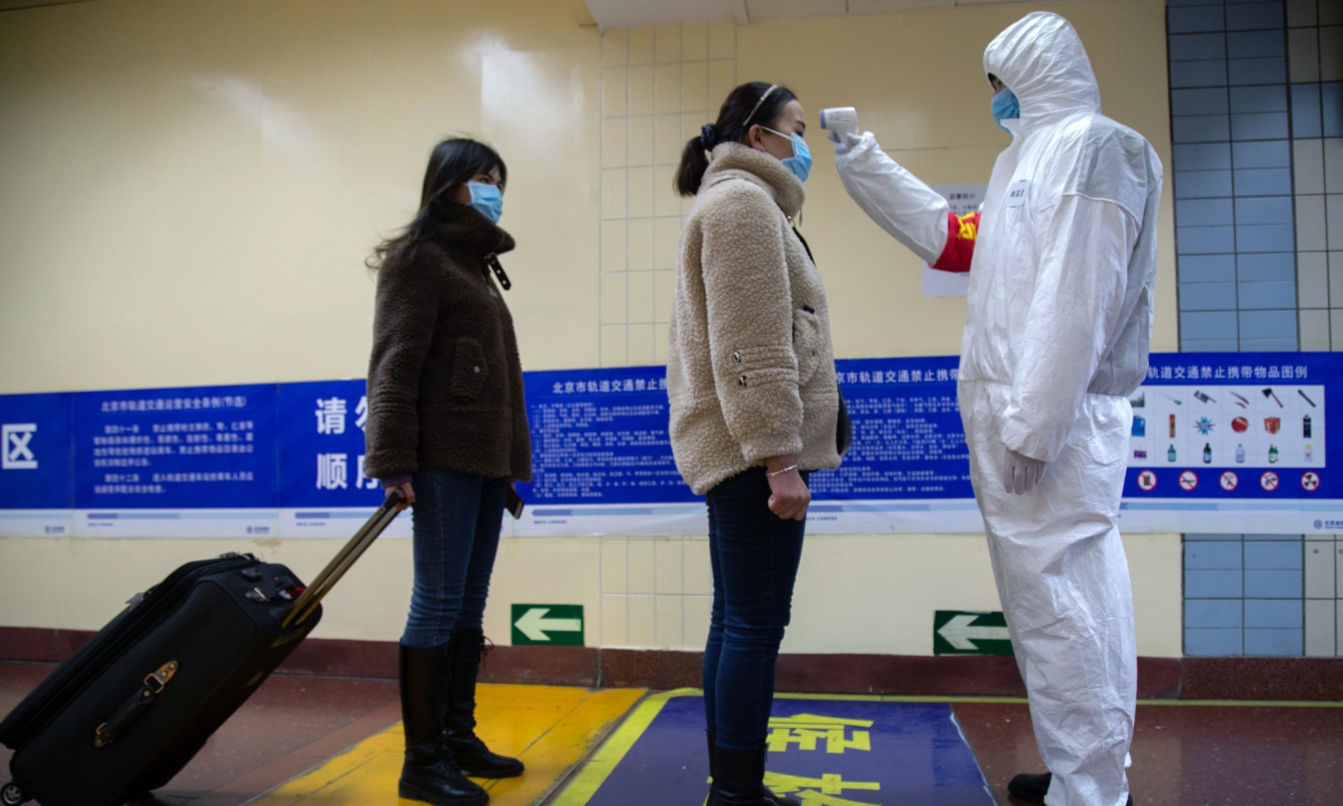 Mong Co dong cua bien gioi de ngan virus corona hinh anh