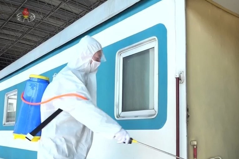 Trieu Tien cach ly 380 nguoi nuoc ngoai de ngan chan Covid-19 hinh anh