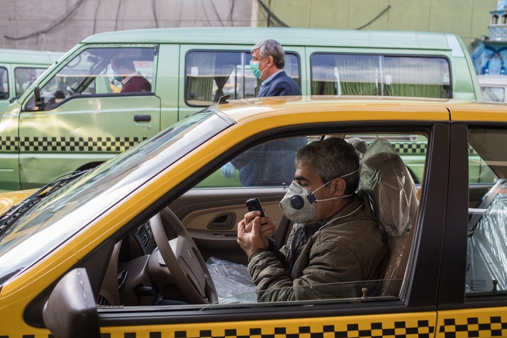 Iran tha hon 54.000 tu nhan de chong virus corona lay lan hinh anh