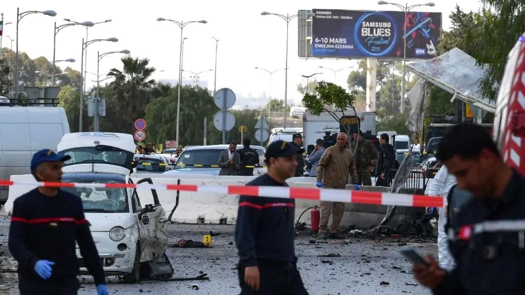 Danh bom tu sat gan Dai su quan My o Tunisia hinh anh