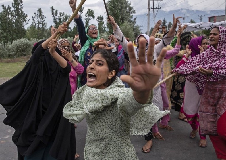 Phong su anh ve khung hoang Kashmir thang giai Pulitzer 2020 hinh anh