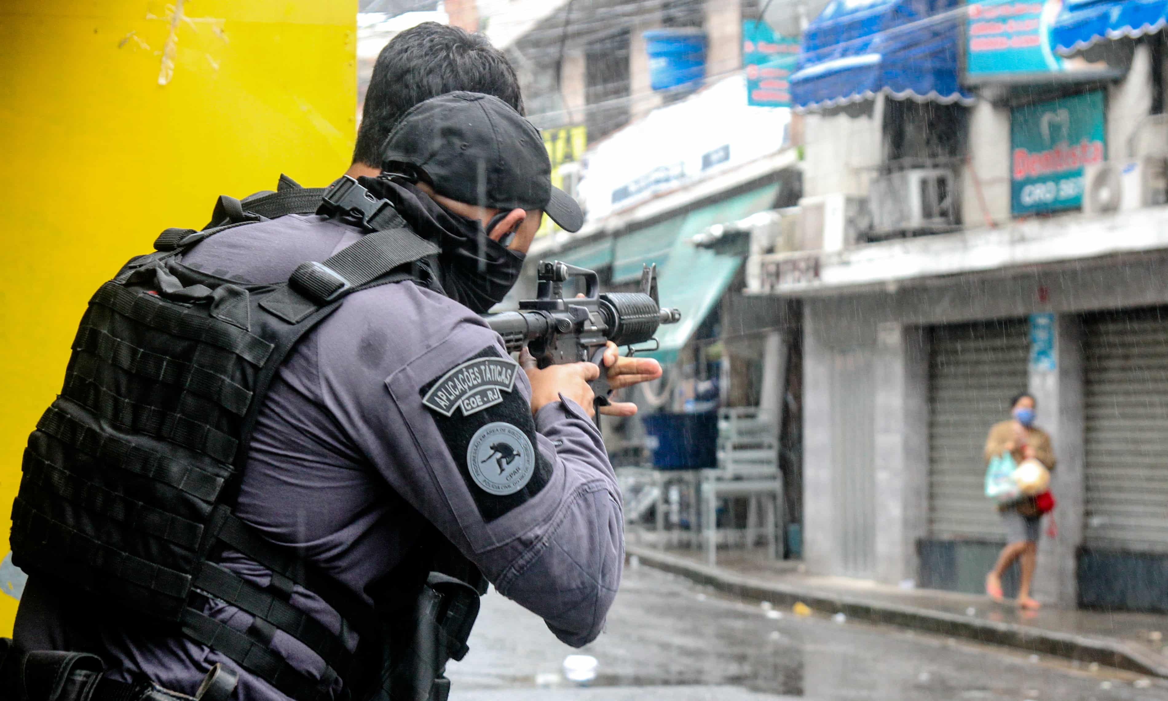 Giua dai dich, cu dan khu o chuot Brazil 'bi ban thay vi duoc giup do' hinh anh