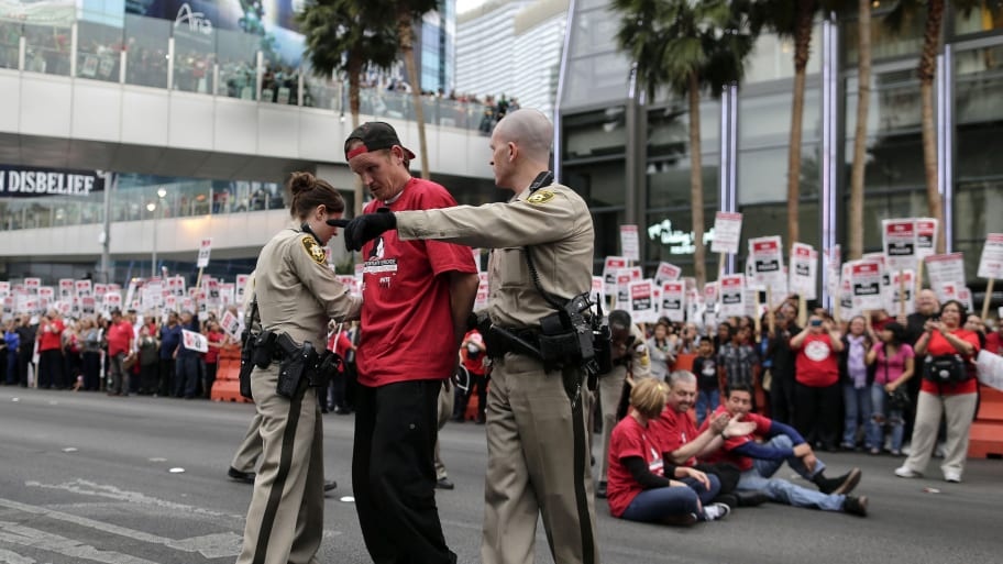 bieu tinh George Floyd anh 1