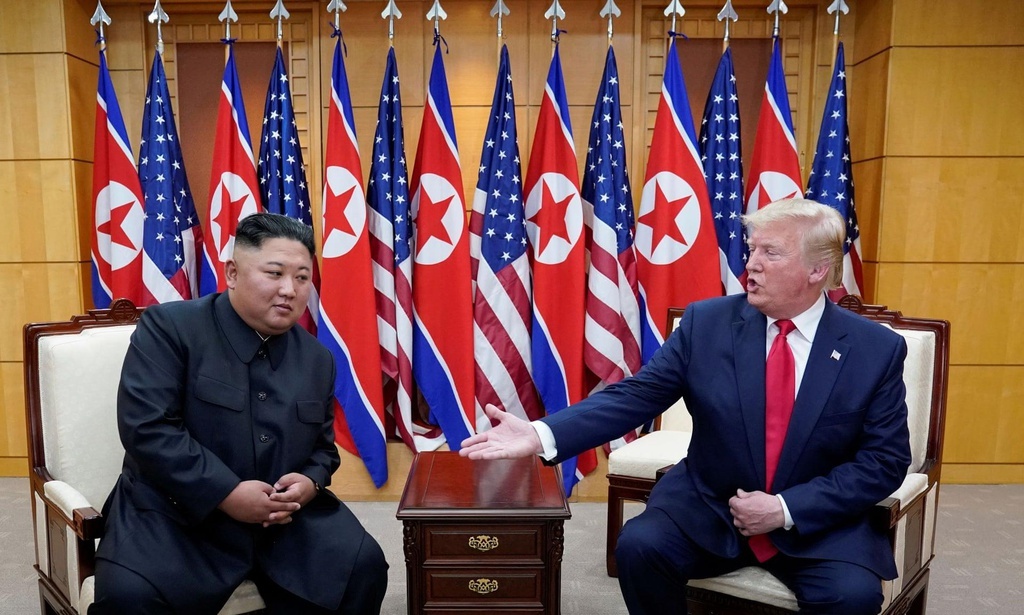 Bolton: Trump - Kim khong muon TT Moon tham gia cuoc gap o DMZ hinh anh