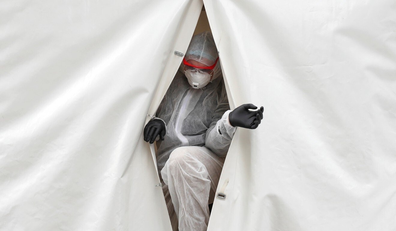 Nguoi TQ o Nga lam gia ket qua xet nghiem Covid-19 de ve nuoc hinh anh