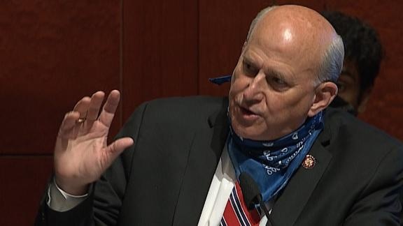 Nghi si My la het, dap ban lien tuc vi nguoi dieu tran qua gio 5 phut hinh anh