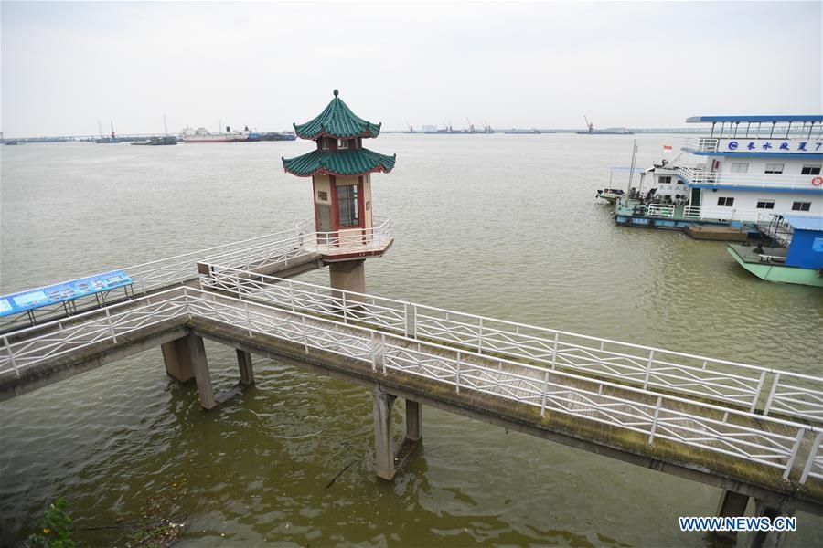 Muc nuoc ho Dong Dinh o Trung Quoc dang cao vuot muc canh bao hinh anh