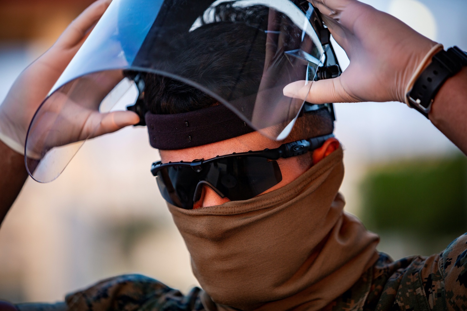 Nguoi Nhat soc vi 2 o dich bung phat trong can cu quan My o Okinawa hinh anh