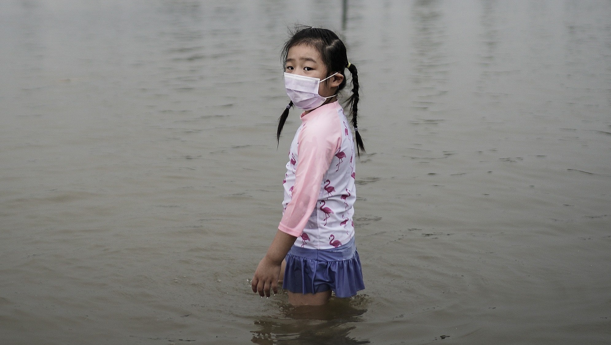 Muc nuoc 33 song pha ky luc, Giang Tay ban bo bien phap thoi chien hinh anh