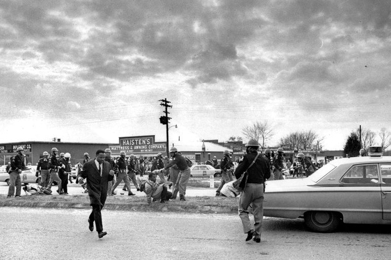 phong trao bieu tinh anh 3