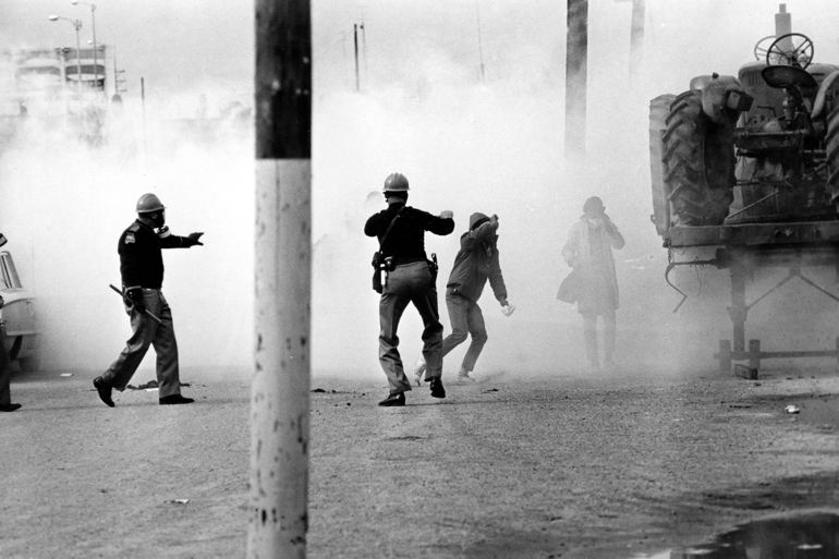 phong trao bieu tinh anh 9