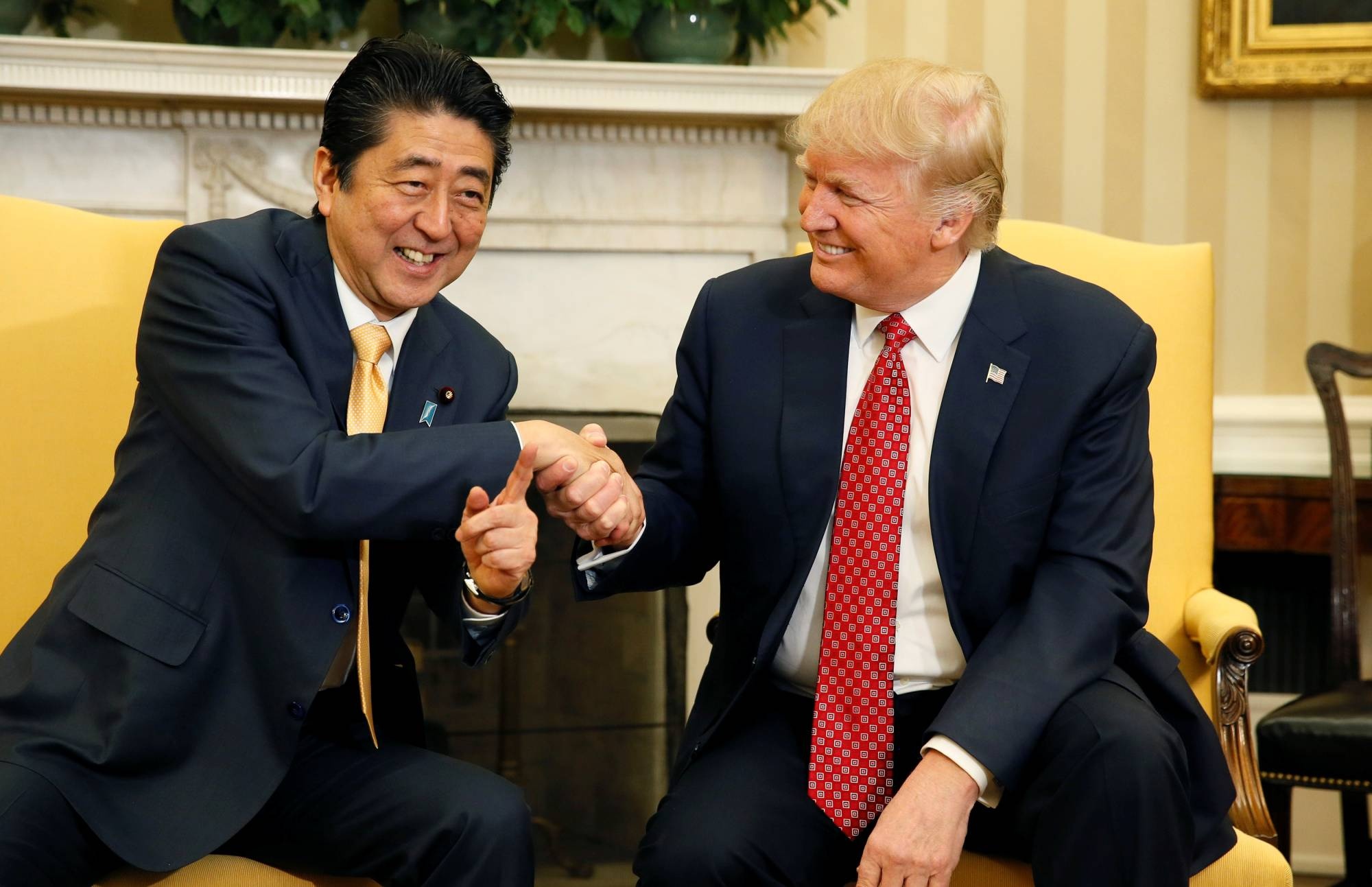 TT Trump: Ong Abe la thu tuong vi dai nhat trong lich su Nhat Ban hinh anh