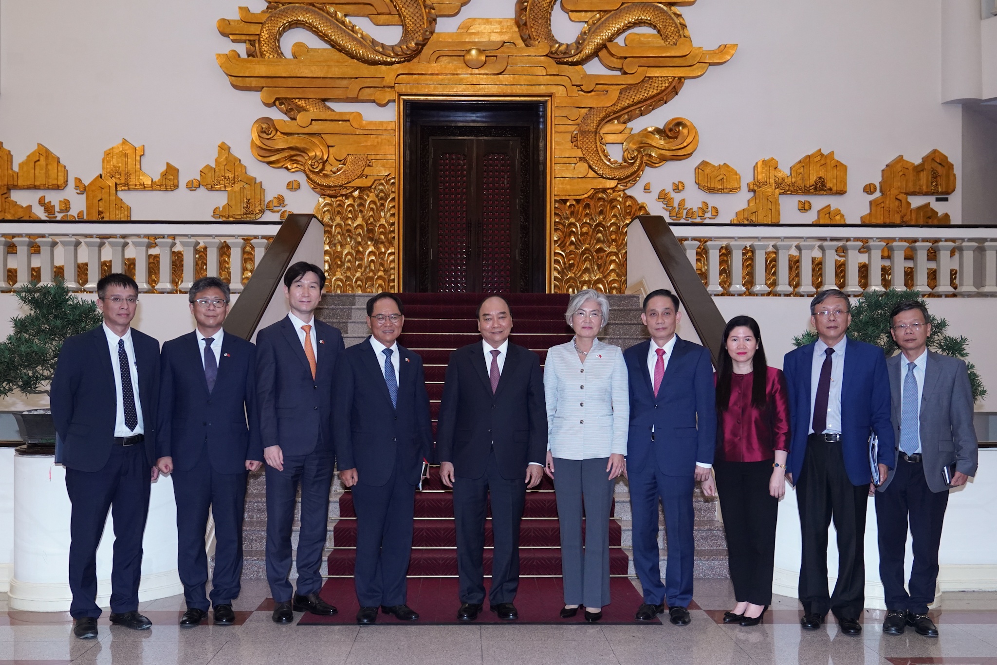 Thu tuong Nguyen Xuan Phuc anh 2