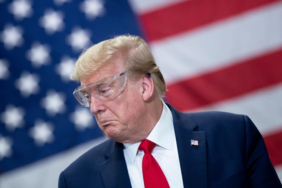 Nhung ngay ban ron cua ong Trump truoc khi mac Covid-19 hinh anh