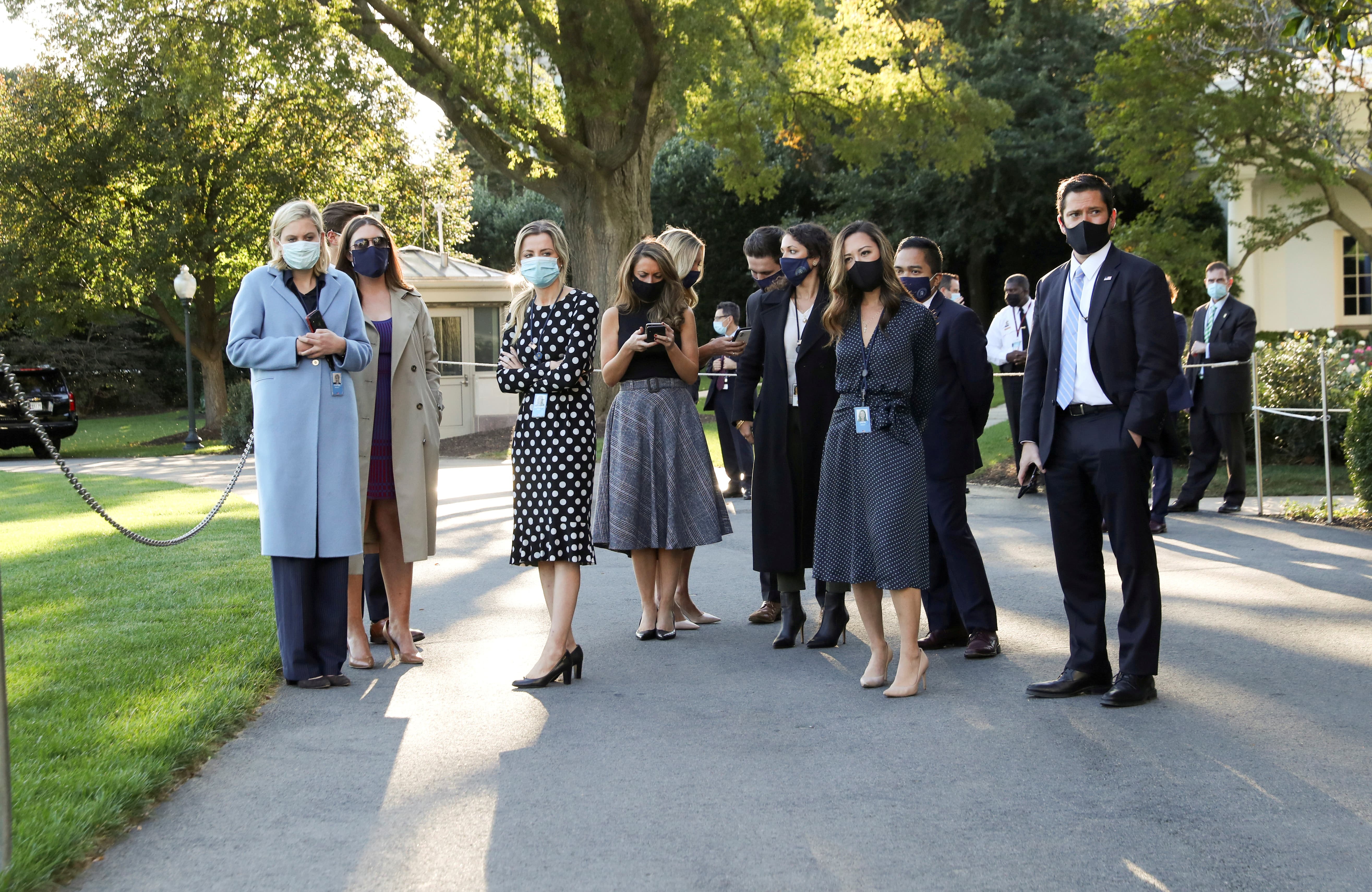 Trump mac Covid-19 anh 5