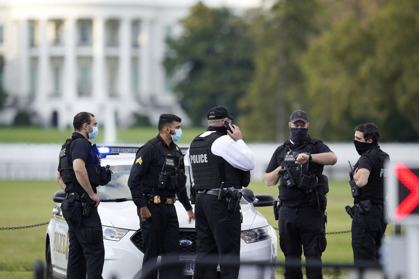 Trump mac Covid-19 anh 6