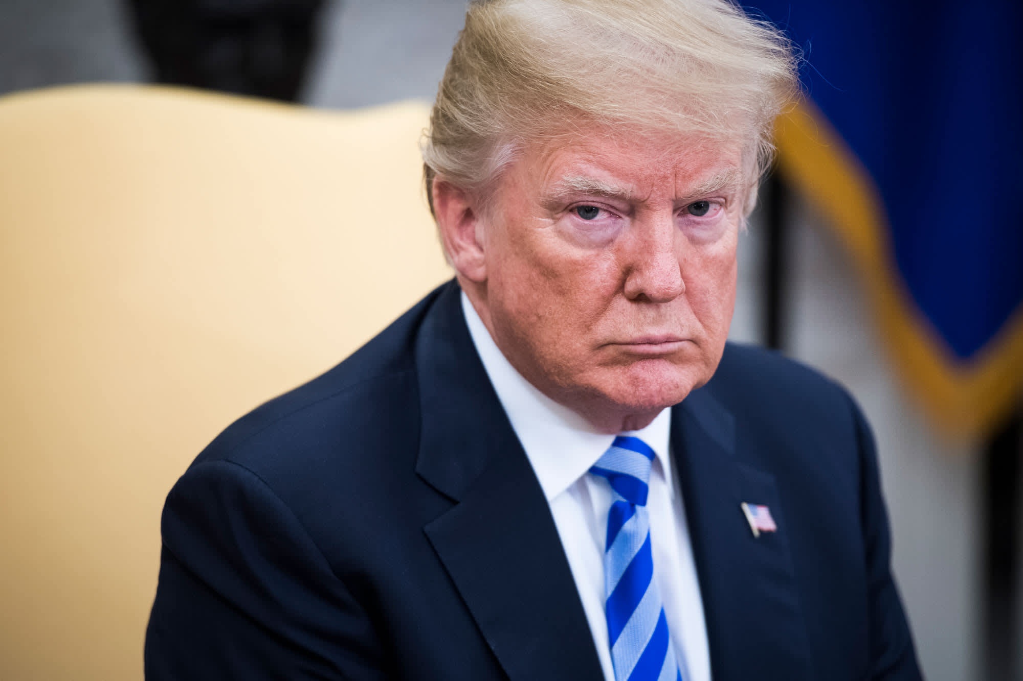 Ong Trump gian du vi man bao chua vong vo cua luat su hinh anh