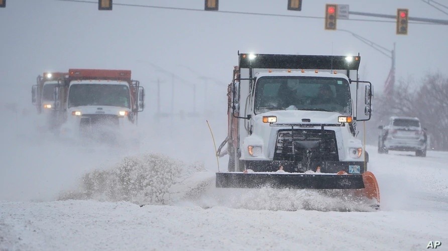 Them 2 bang o My ban bo tinh trang khan cap hau bao tuyet hinh anh