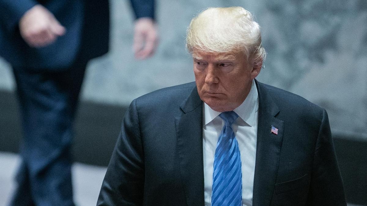 Ong Trump sap len san khau, Nha Trang khong quan tam hinh anh