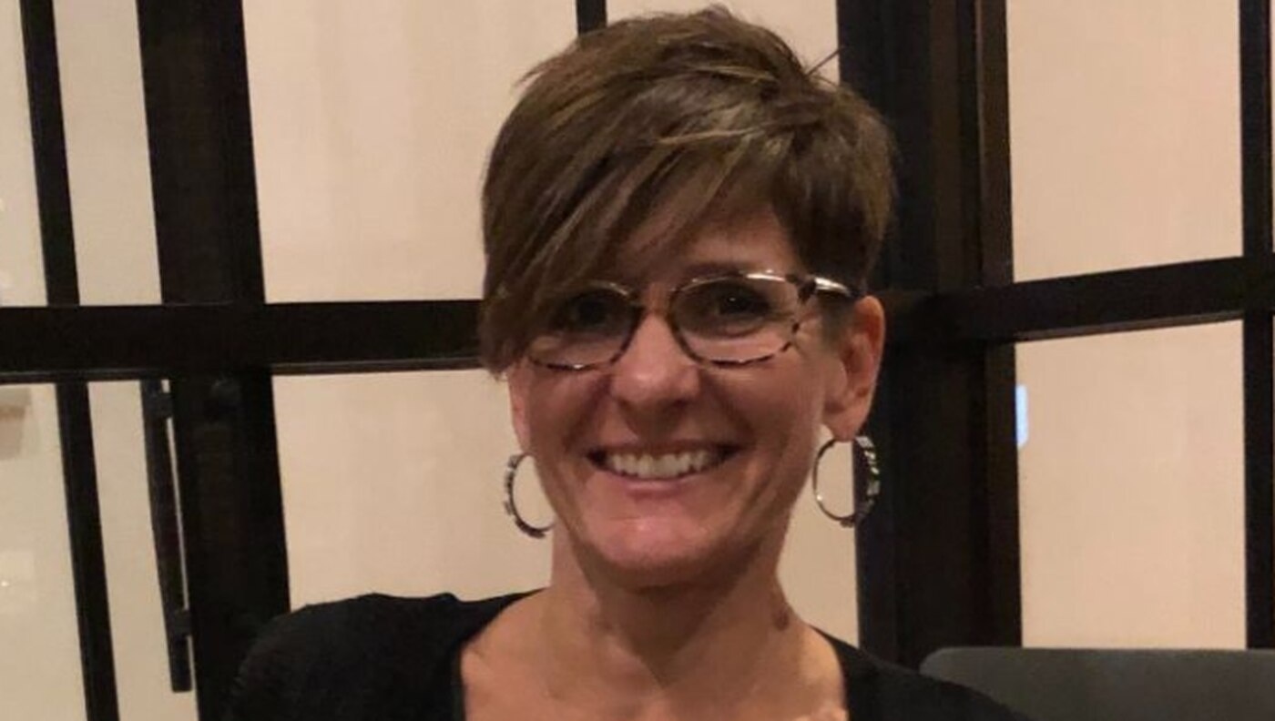 Ba me 6 con bi ban chet khi ngoi trong oto o My hinh anh