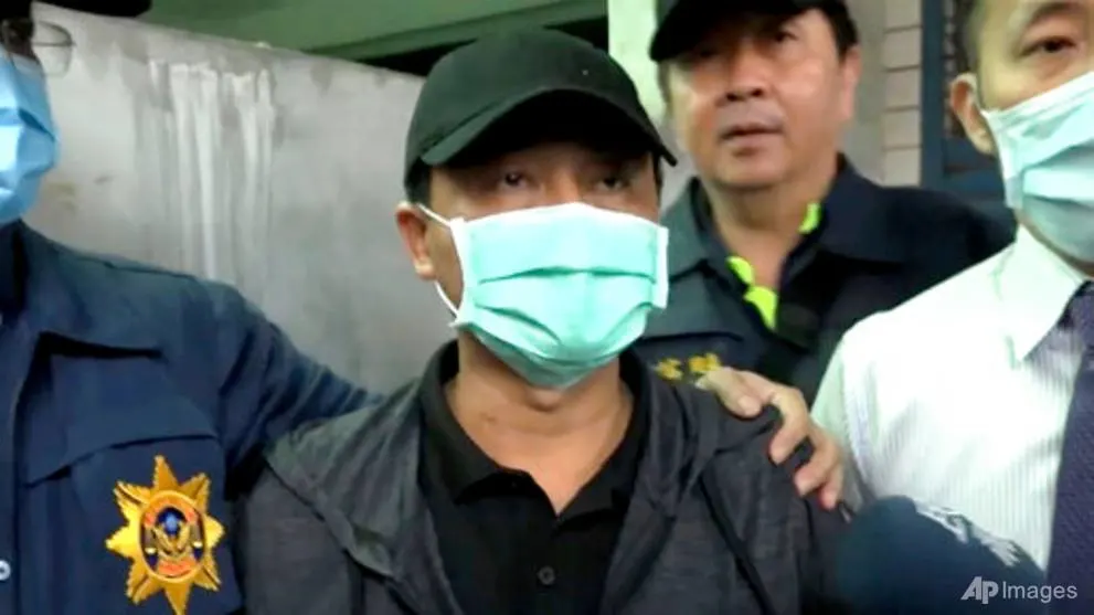 tau hoa trat duong ray anh 1