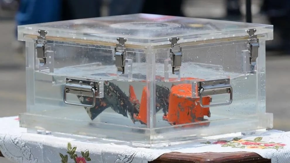 Indonesia khoi phuc doan ghi am buong lai cua may bay gap nan hinh anh