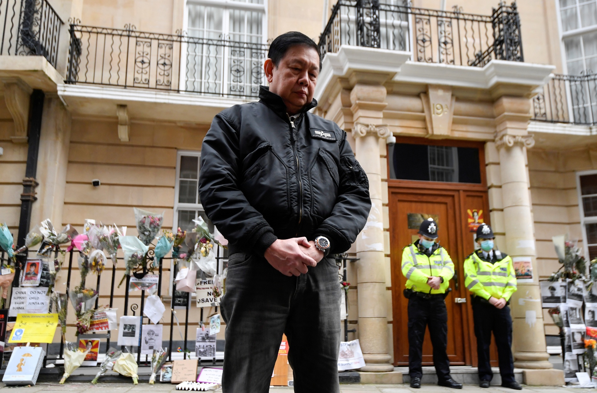 Cuu dai su Myanmar o Anh khong di du bi truc xuat khoi noi o hinh anh