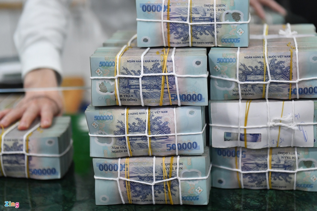 thao tung tien te anh 1