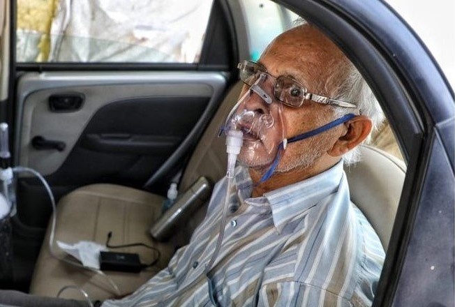 Benh vien An Do tranh gianh nguon oxy vi dich bung phat manh hinh anh