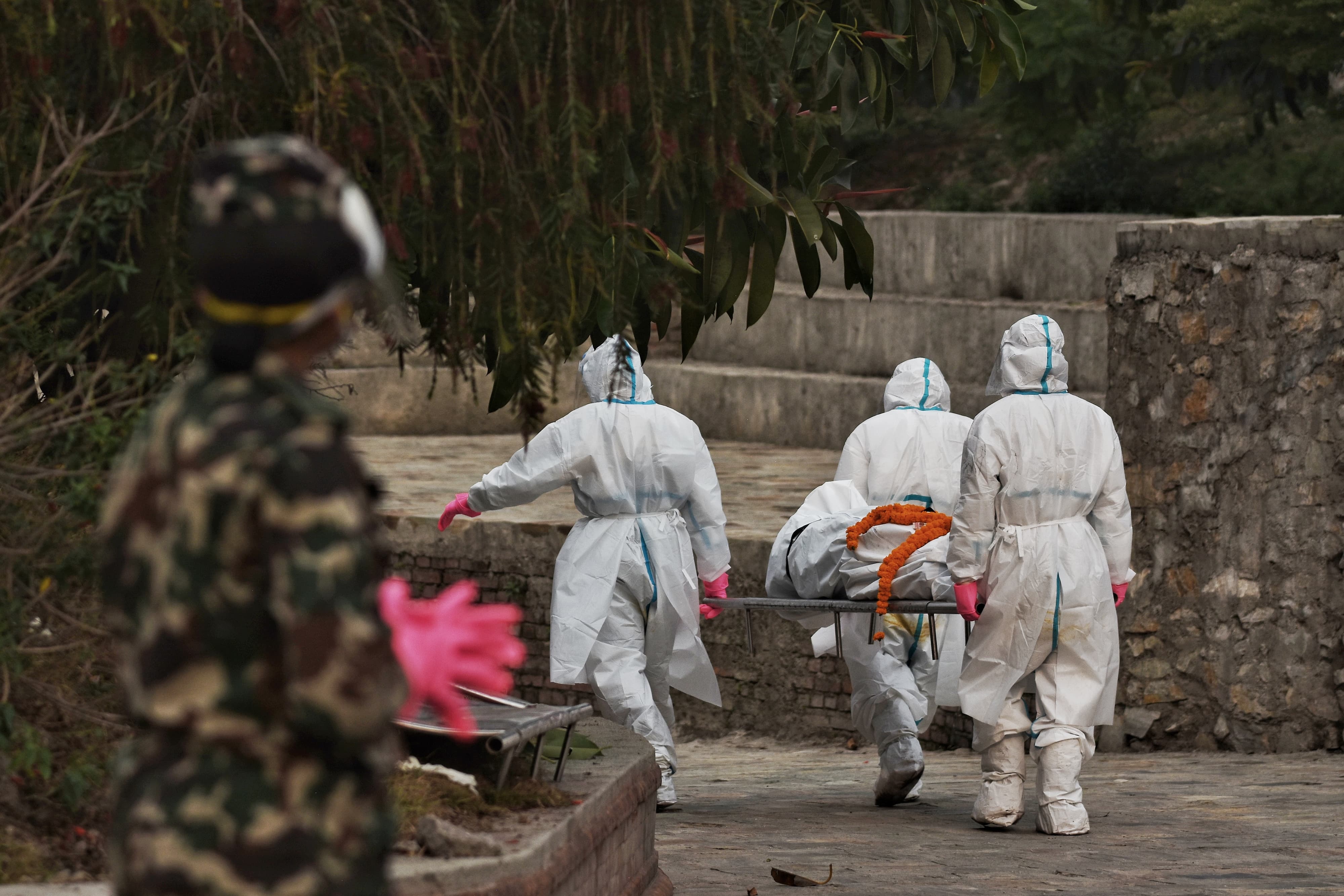 Covid-19 bung phat anh 7