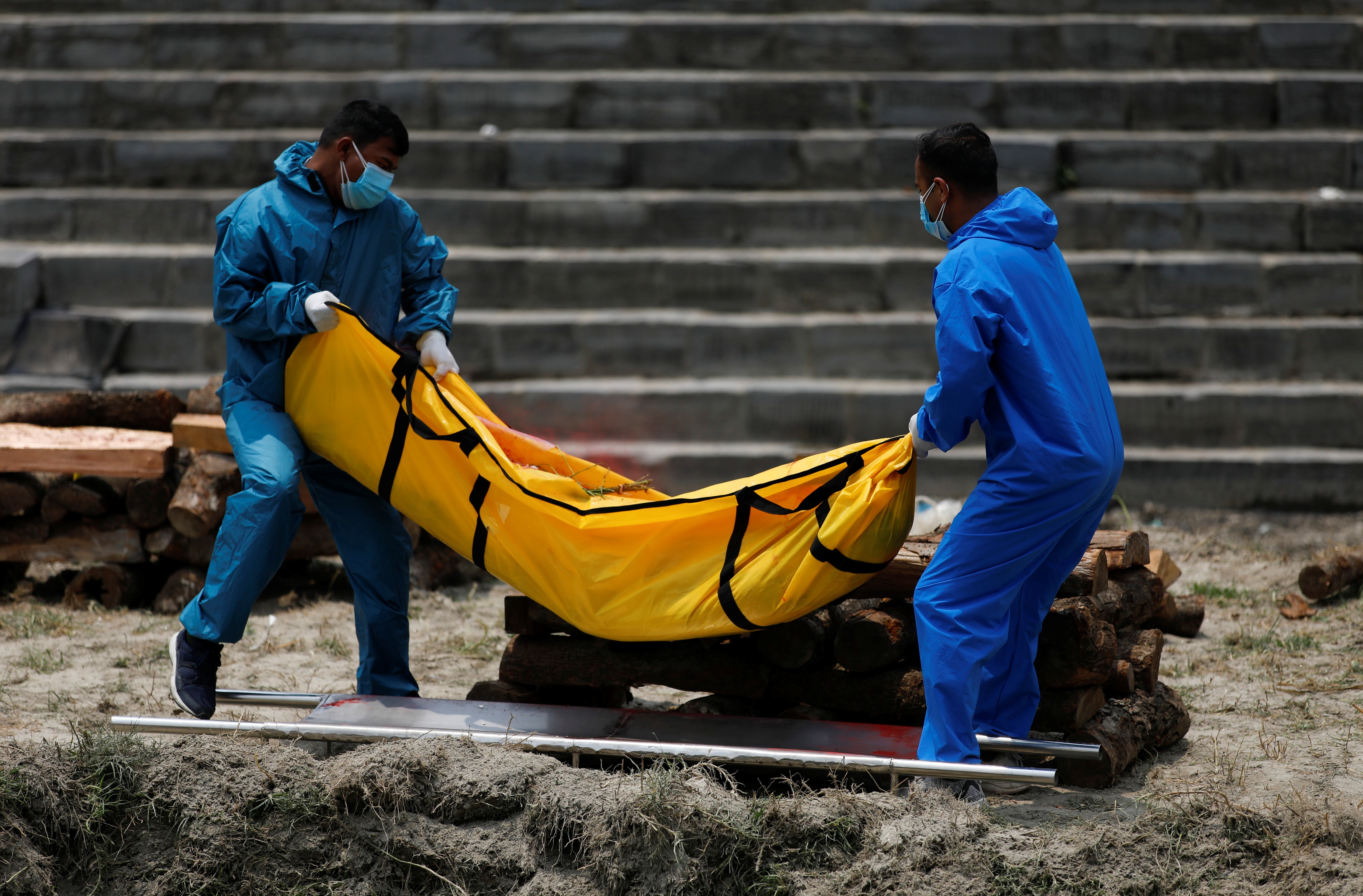 Nepal cau vien the gioi ho tro vaccine hinh anh