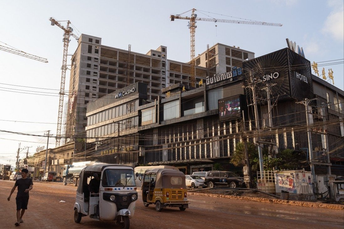 Canh giac cao do voi loi moi chao ‘viec nhe luong cao’ o Campuchia hinh anh