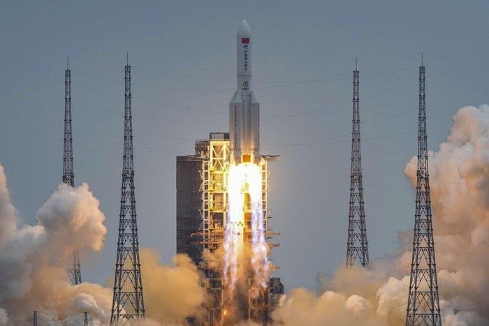 Ten lua Trung Quoc mat kiem soat sap tro lai khi quyen Trai Dat hinh anh