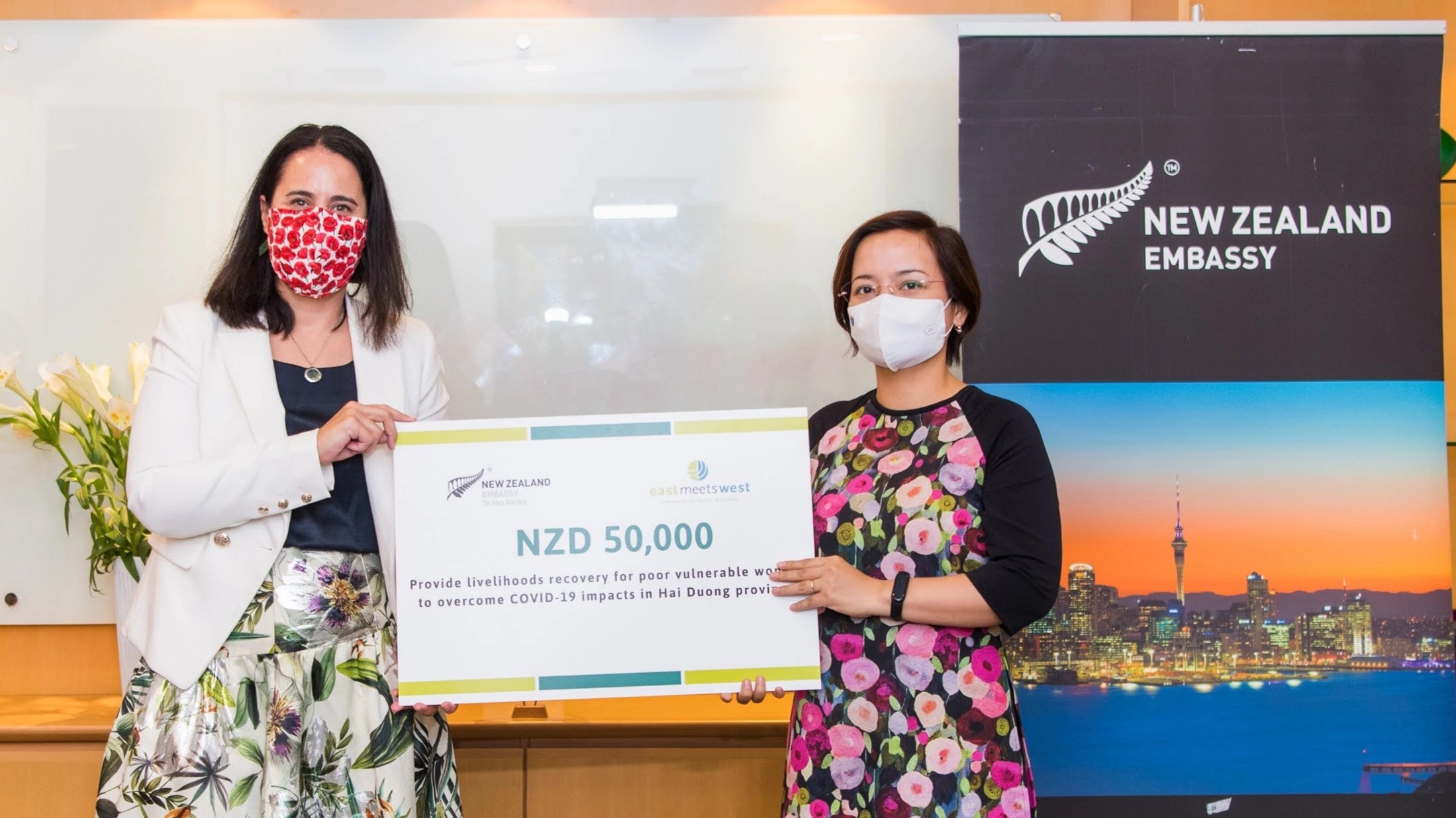 DSQ New Zealand ho tro 800 trieu dong cho phu nu Hai Duong hinh anh