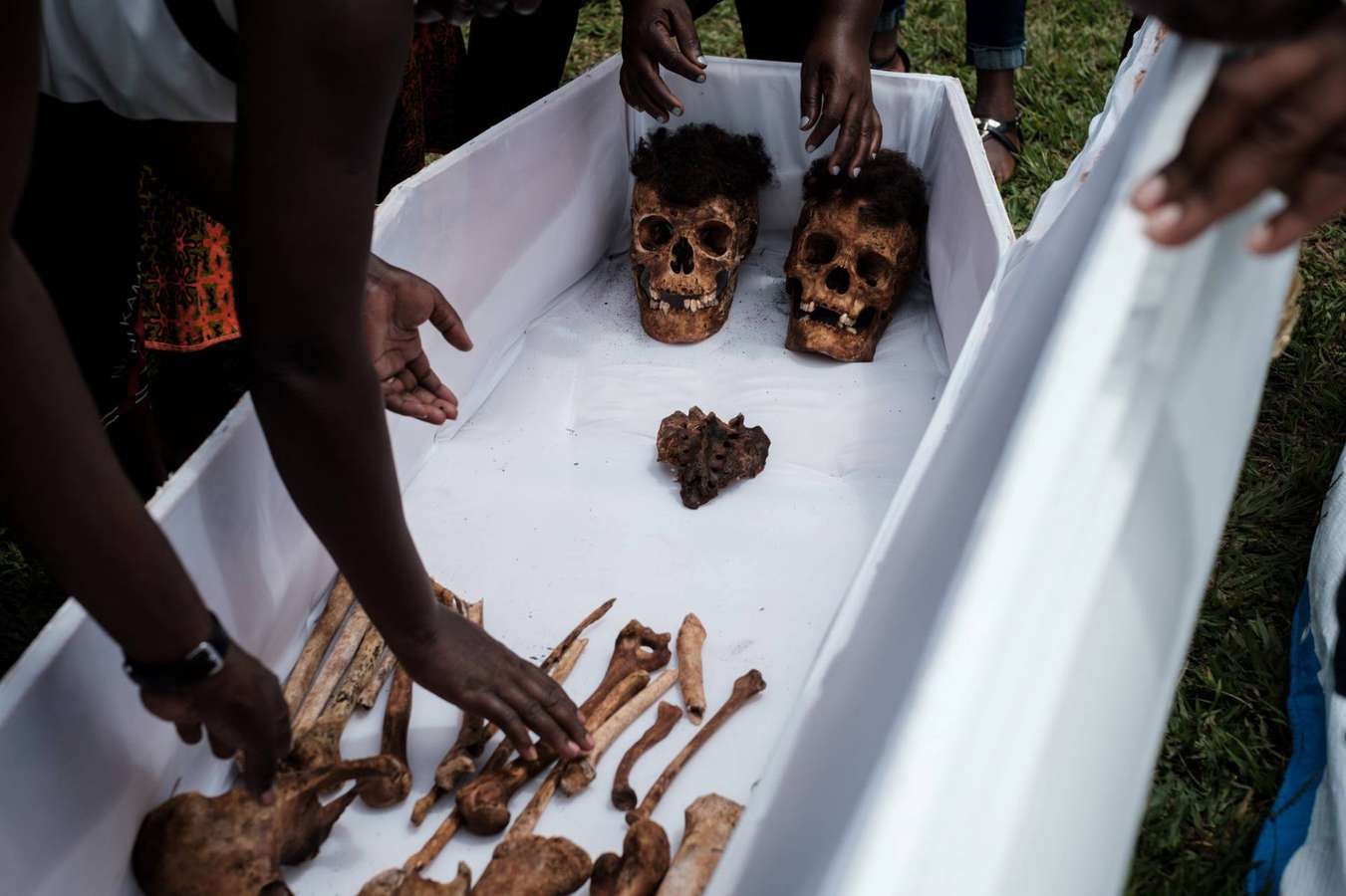 Tong thong Phap xin Rwanda tha thu ve vu diet chung 1994 hinh anh