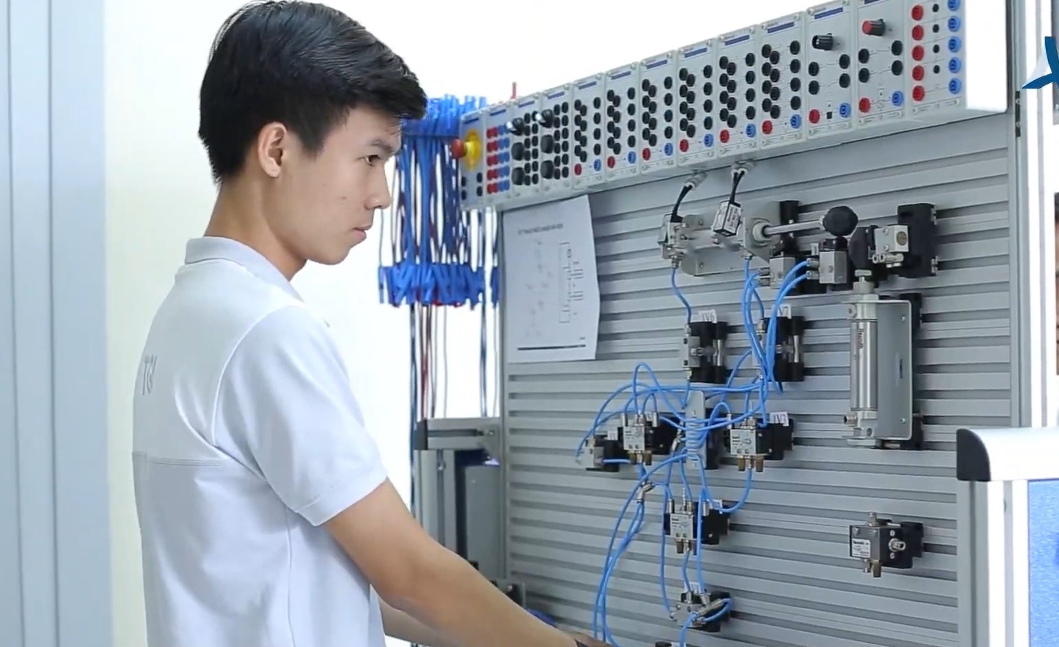 doanh nghiep Duc anh 4